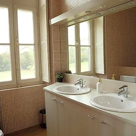 Chateau Borgeat De Lagrange - Privatisation Bed & Breakfast Blaye