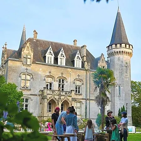 Chateau Borgeat De Lagrange - Privatisation 4* Blaye