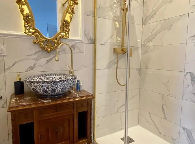 Chateau Borgeat De Lagrange - Privatisation Bed and Breakfast 4*